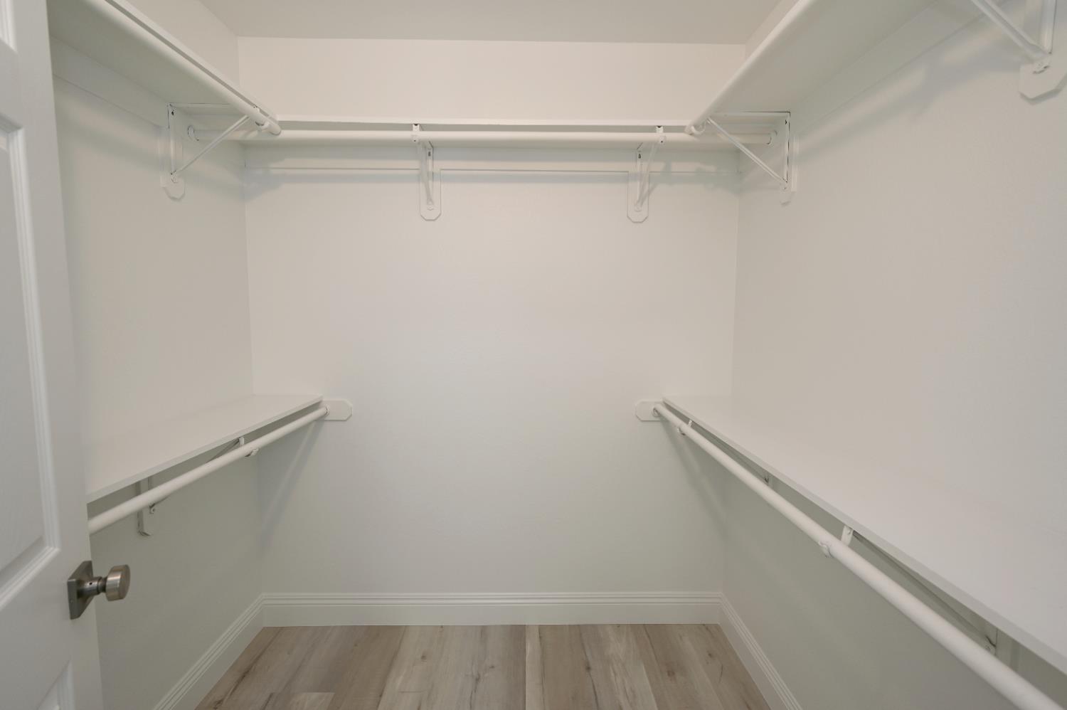 878 N Ash Ave, Clovis, CA 93611