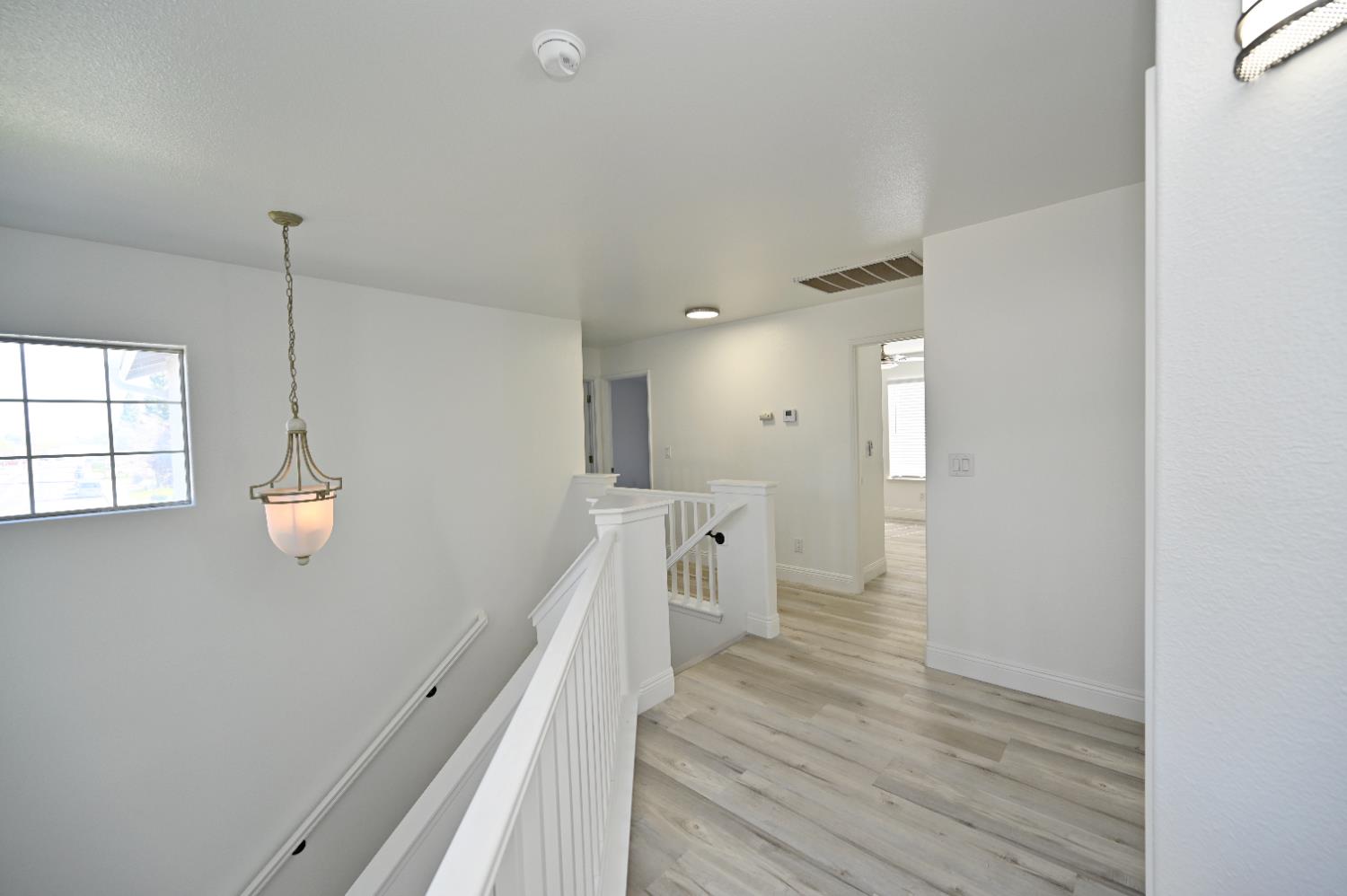 878 N Ash Ave, Clovis, CA 93611