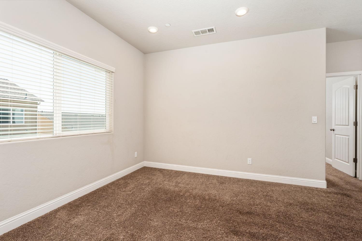 4172 Rialto Ave, Clovis, CA 93619