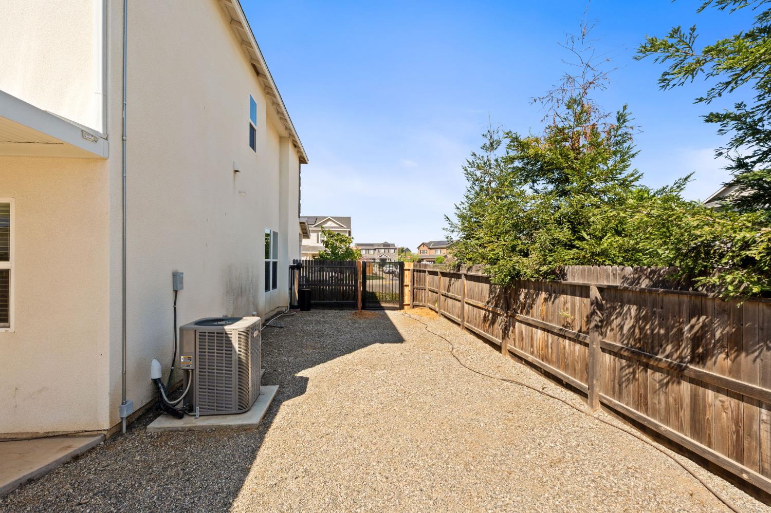 4172 Rialto Ave, Clovis, CA 93619