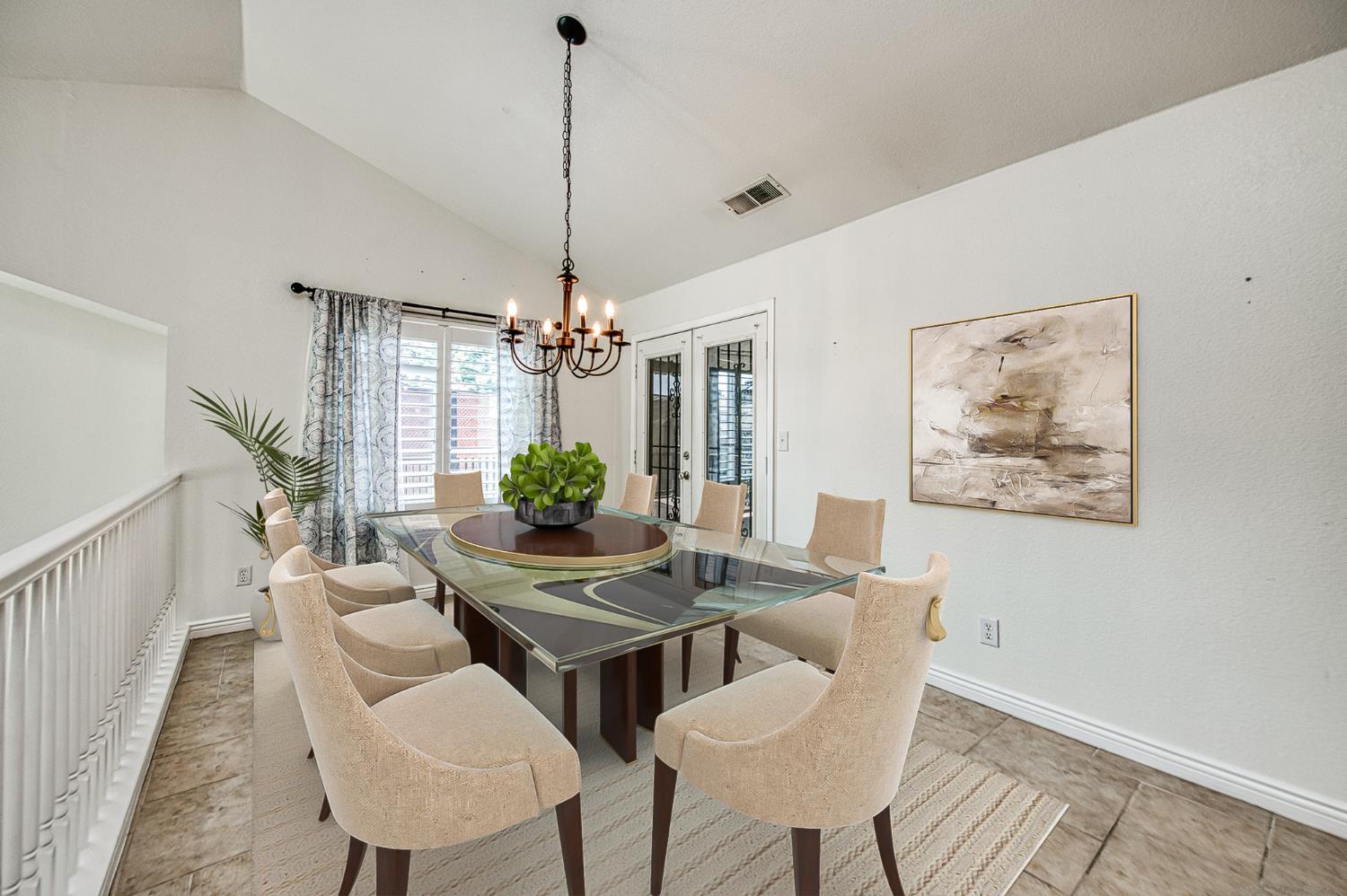 1323 Oak Ave, Clovis, CA 93611