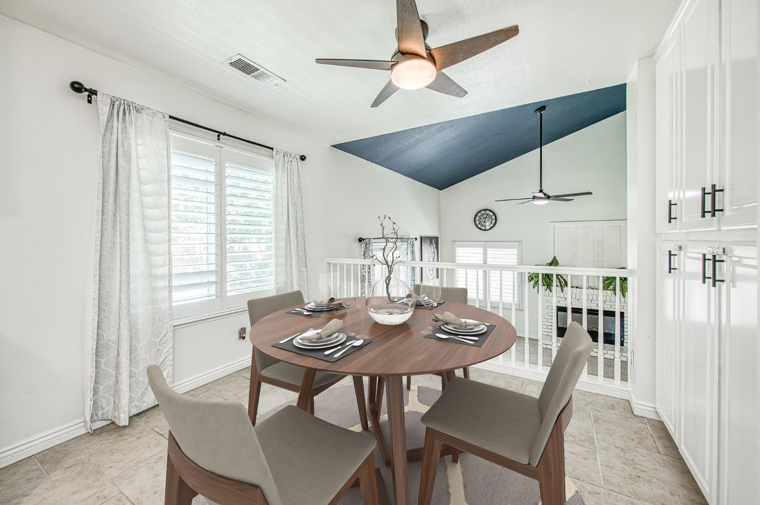 1323 Oak Ave, Clovis, CA 93611