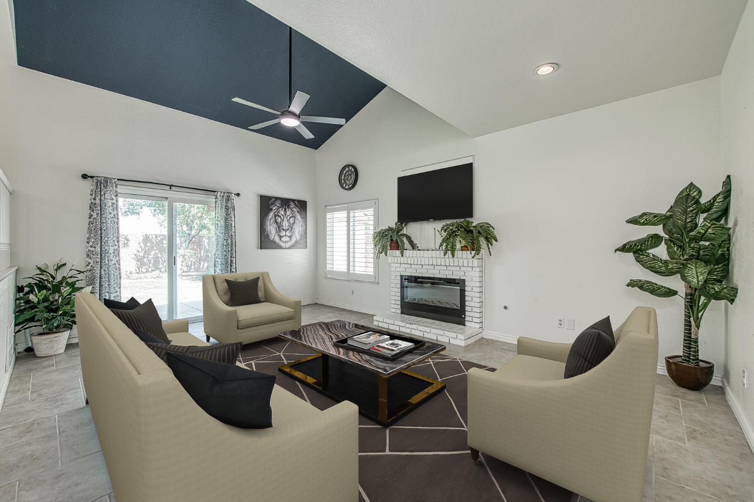 1323 Oak Ave, Clovis, CA 93611