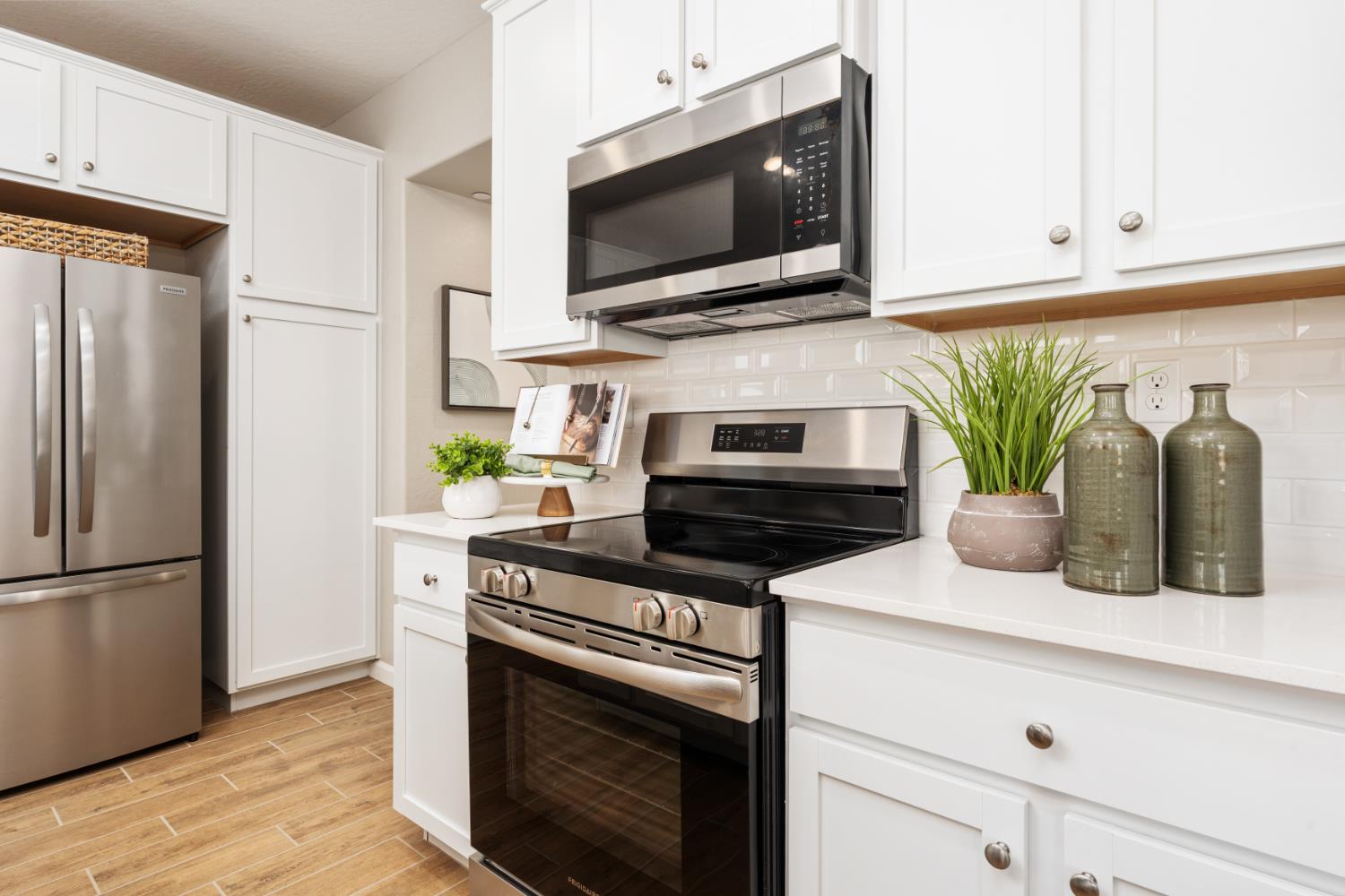 1502 Woodhill Ln, Clovis, CA 93619