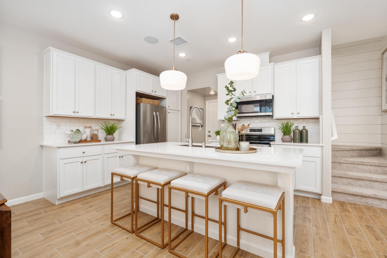 1502 Woodhill Ln, Clovis, CA 93619