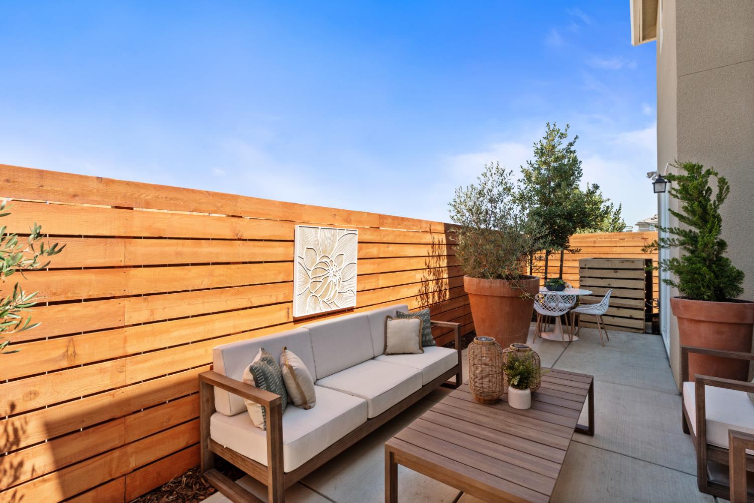 1502 Woodhill Ln, Clovis, CA 93619