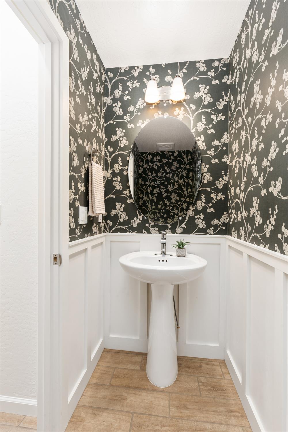 2129 N Wagon Ln, Clovis, CA 93619