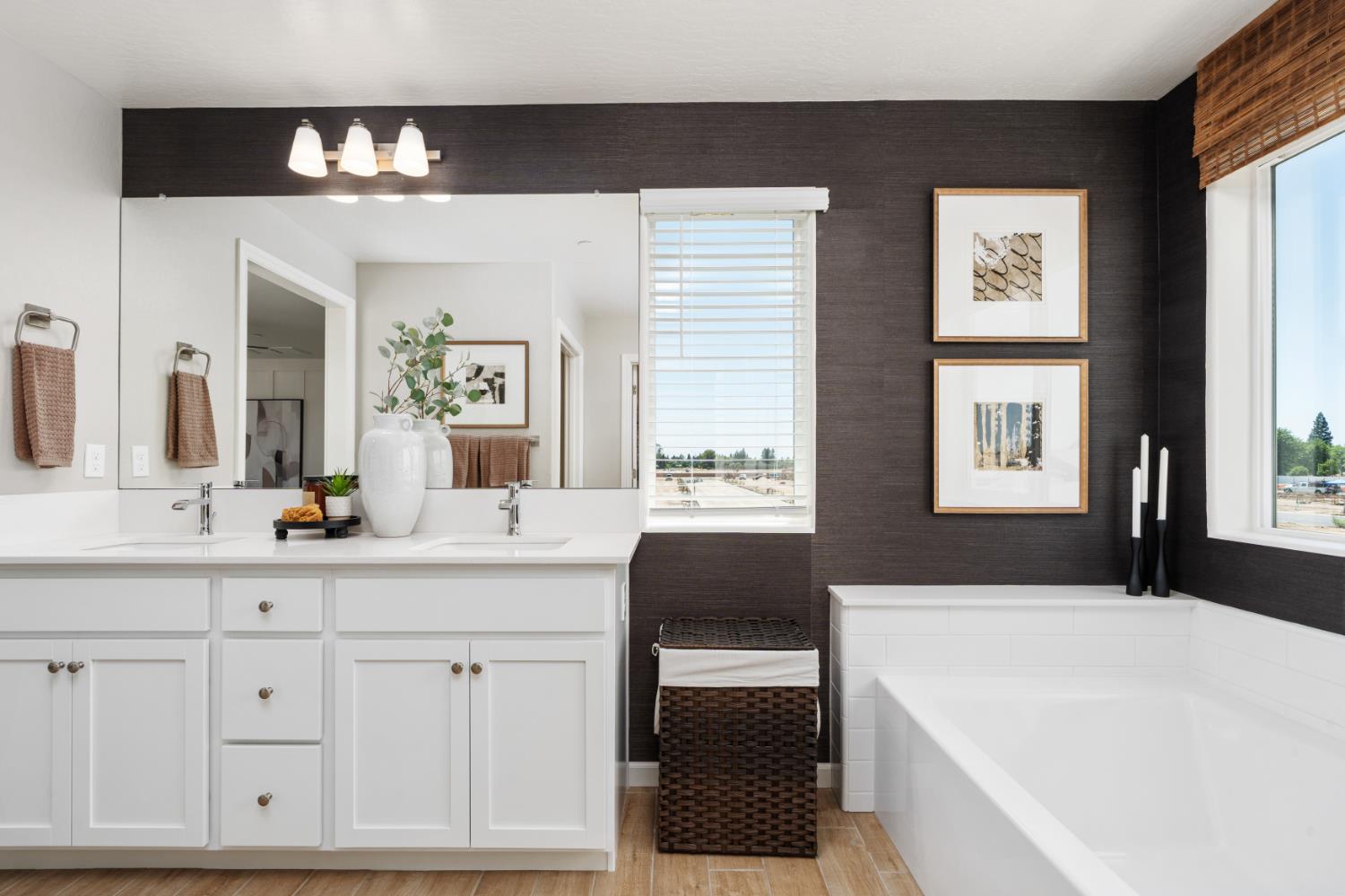 2129 N Wagon Ln, Clovis, CA 93619