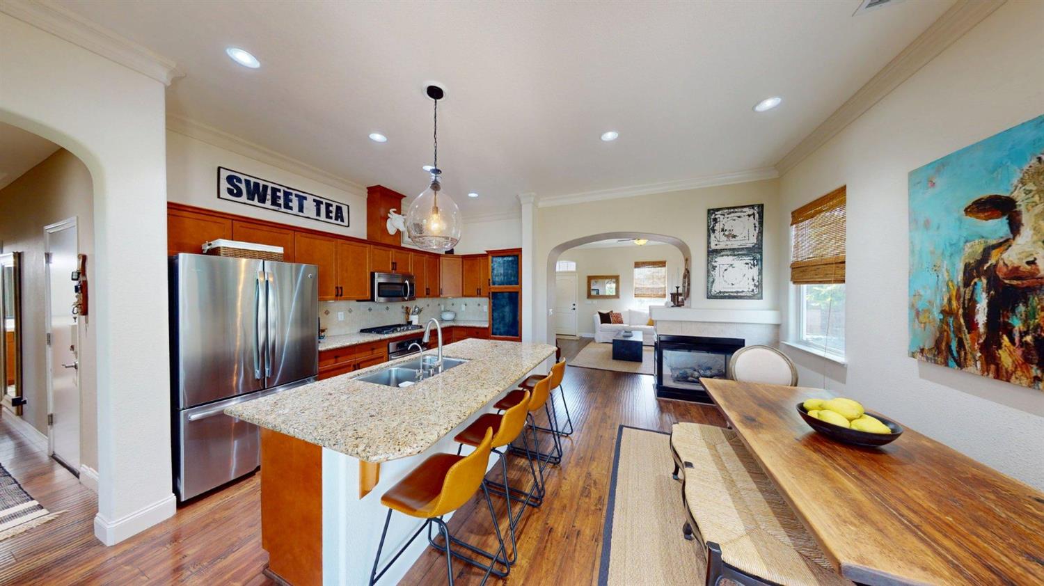 4207 Serena Ln, Clovis, CA 93619