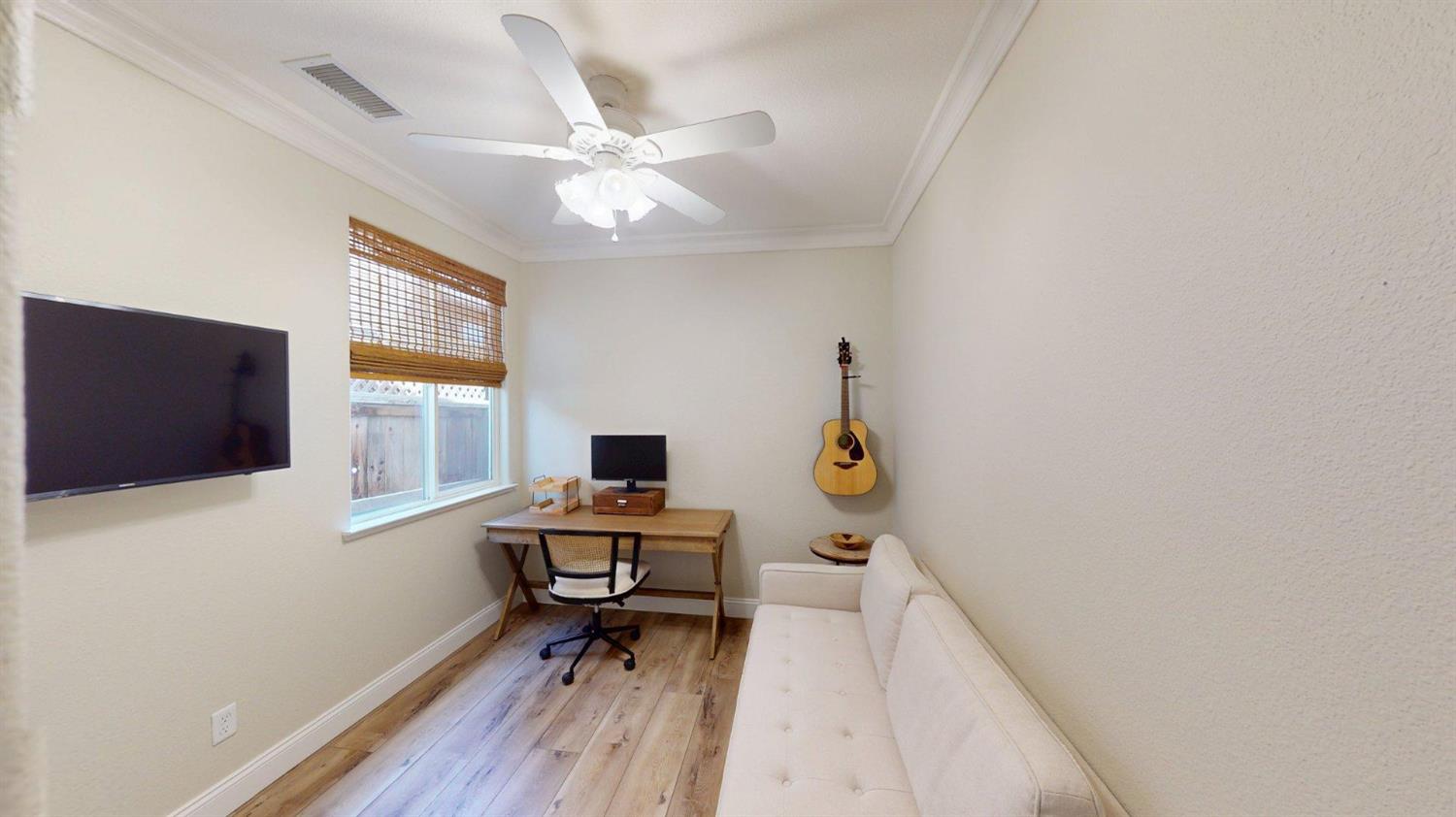 4207 Serena Ln, Clovis, CA 93619