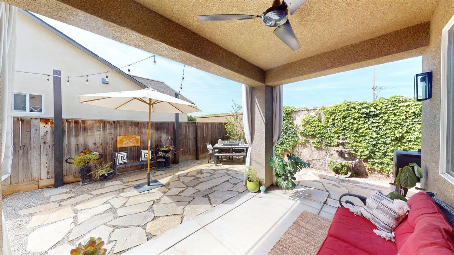 4207 Serena Ln, Clovis, CA 93619