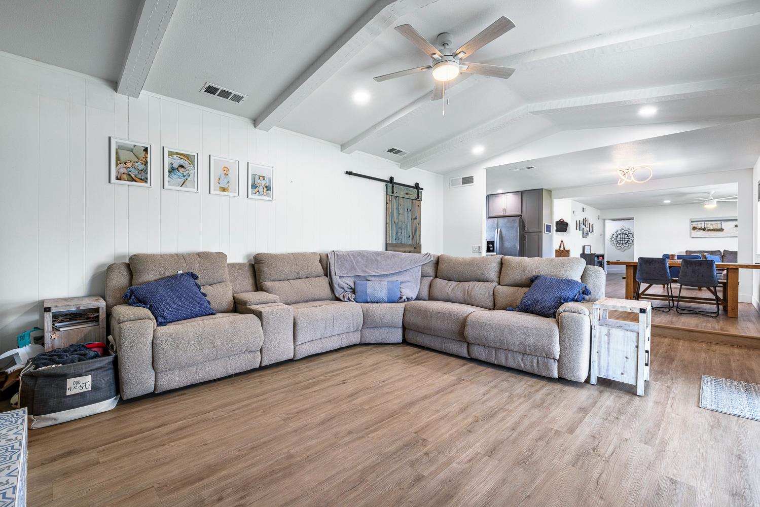1535 Bliss Ave, Clovis, CA 93611
