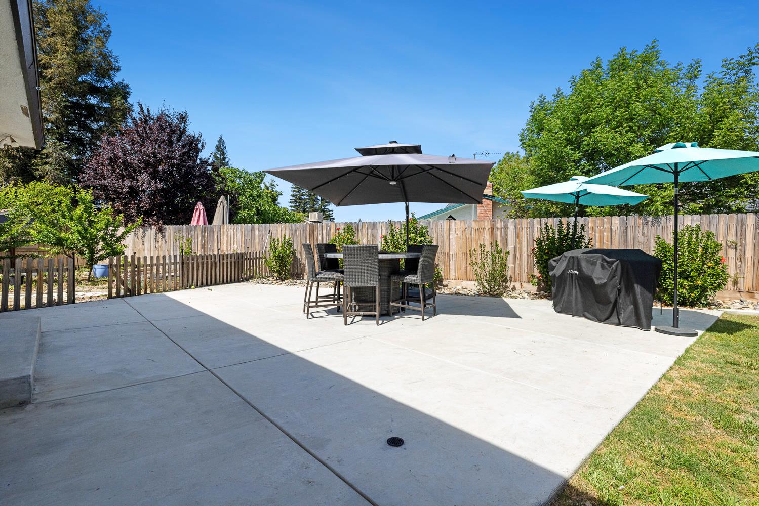 1535 Bliss Ave, Clovis, CA 93611