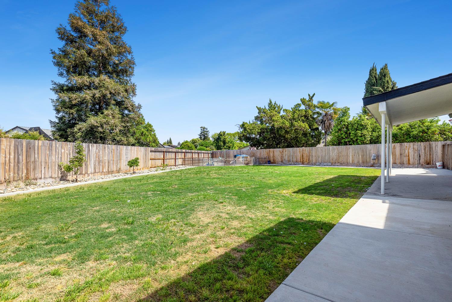 1535 Bliss Ave, Clovis, CA 93611