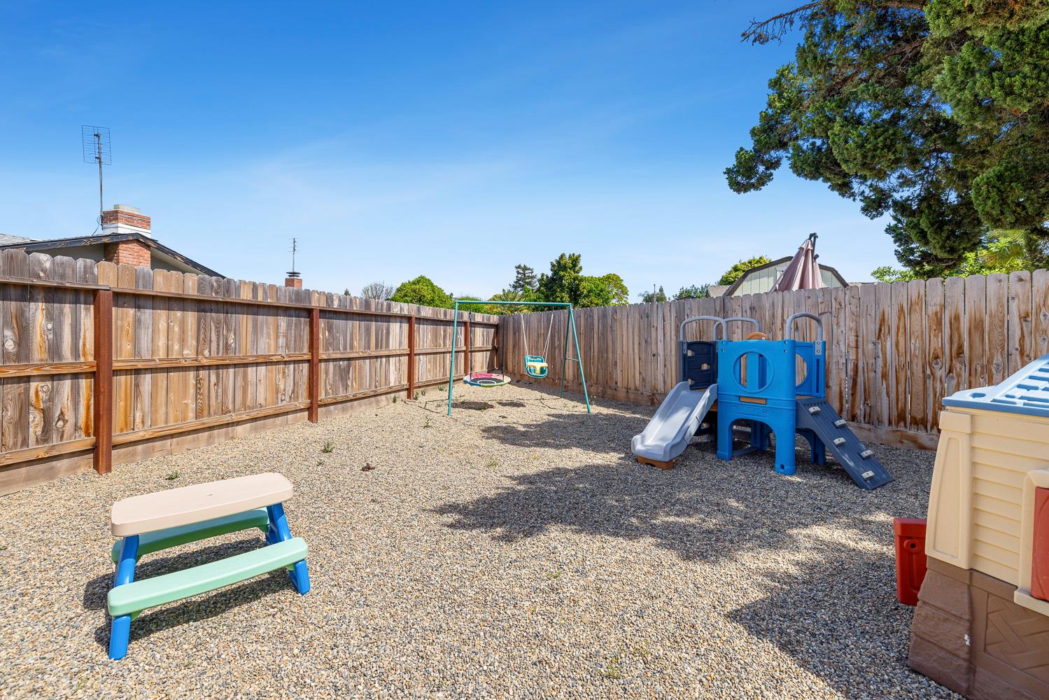1535 Bliss Ave, Clovis, CA 93611