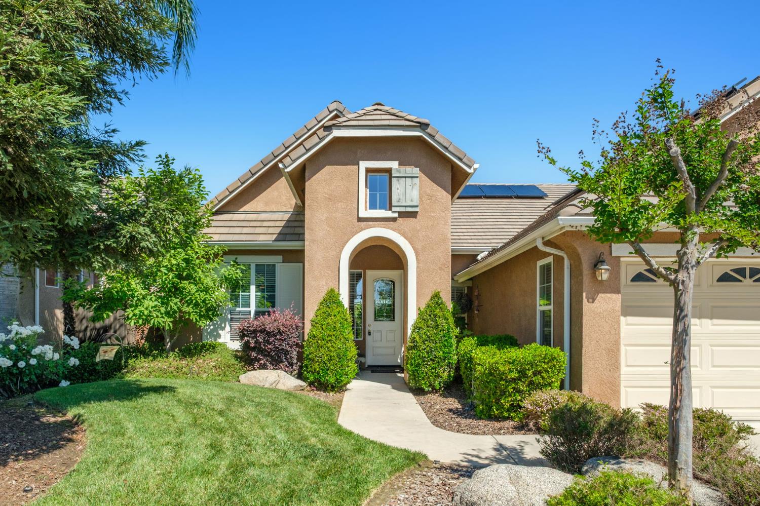 2691 Stuart Ave, Clovis, CA 93611