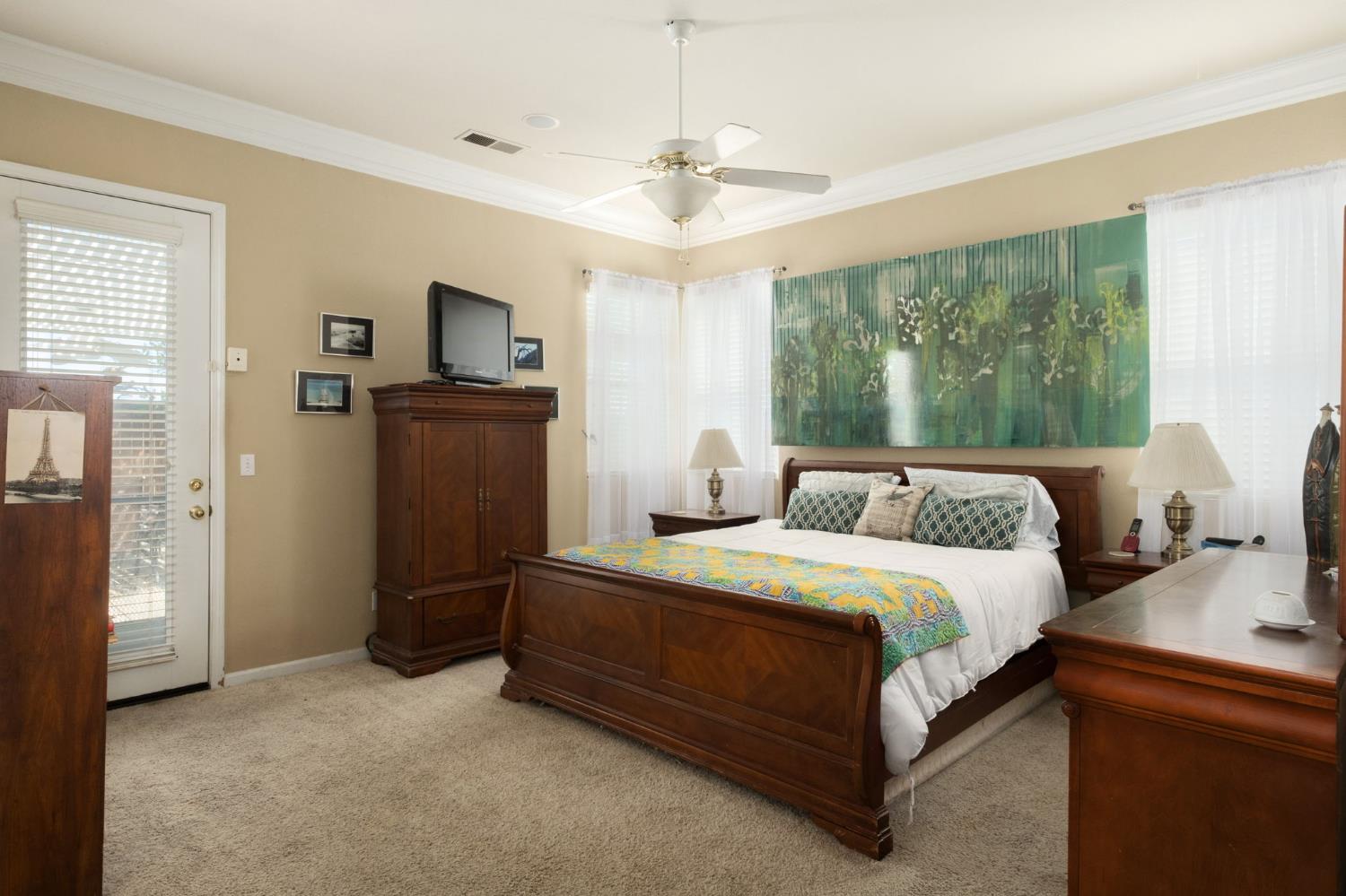 2691 Stuart Ave, Clovis, CA 93611