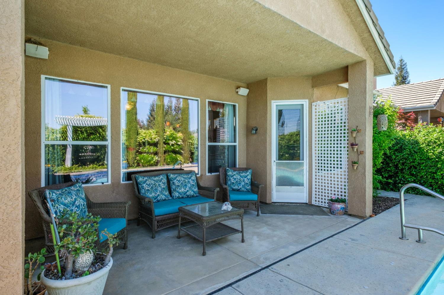 2691 Stuart Ave, Clovis, CA 93611