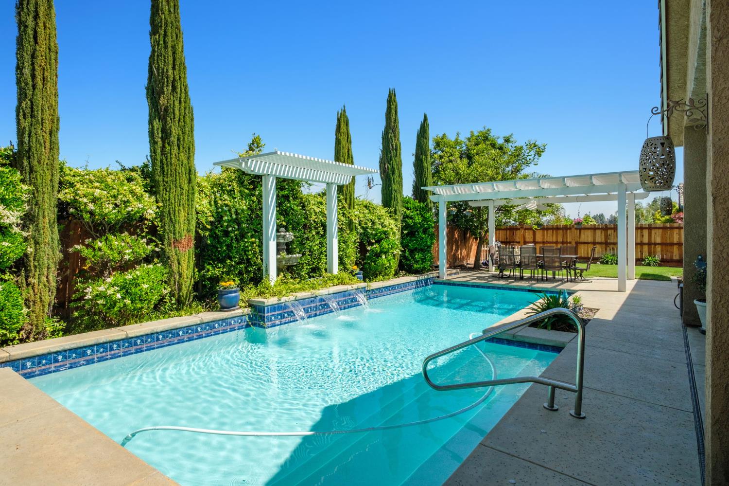 2691 Stuart Ave, Clovis, CA 93611