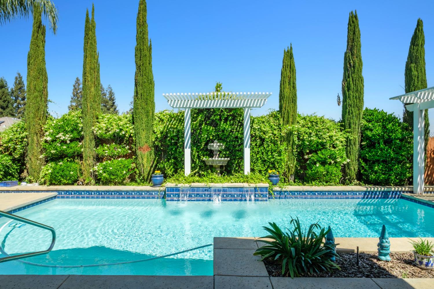 2691 Stuart Ave, Clovis, CA 93611