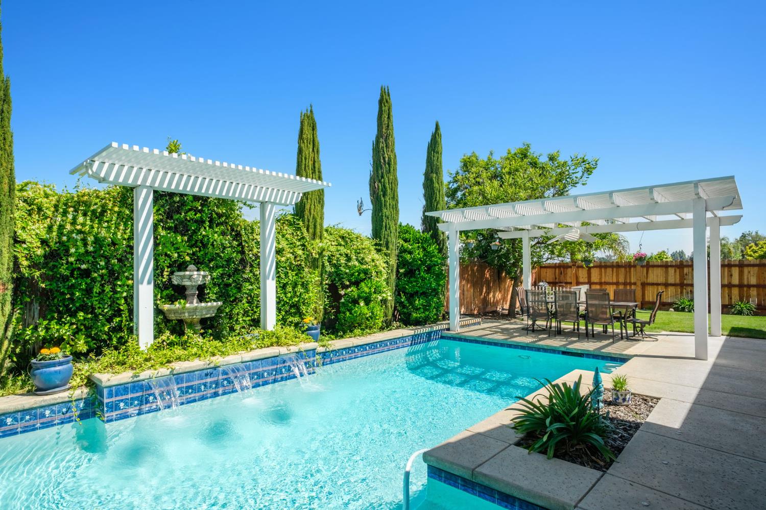 2691 Stuart Ave, Clovis, CA 93611