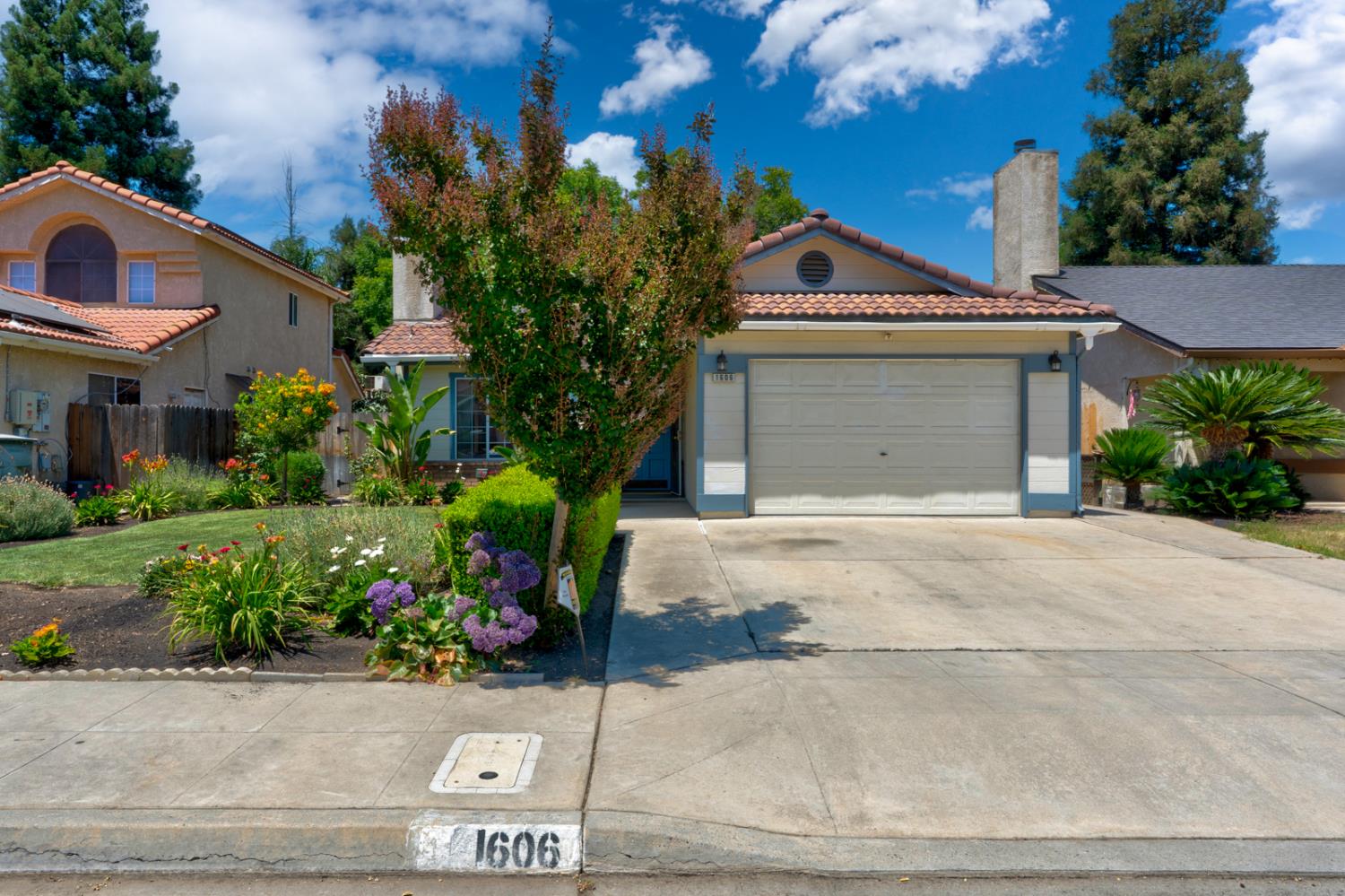 1606 E Eclipse Ave, Fresno, CA 93720