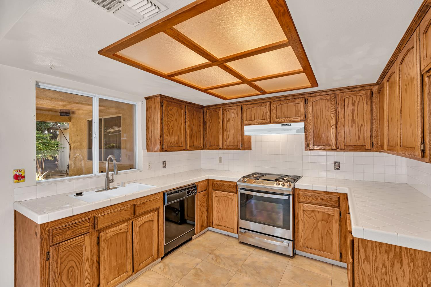 1606 E Eclipse Ave, Fresno, CA 93720