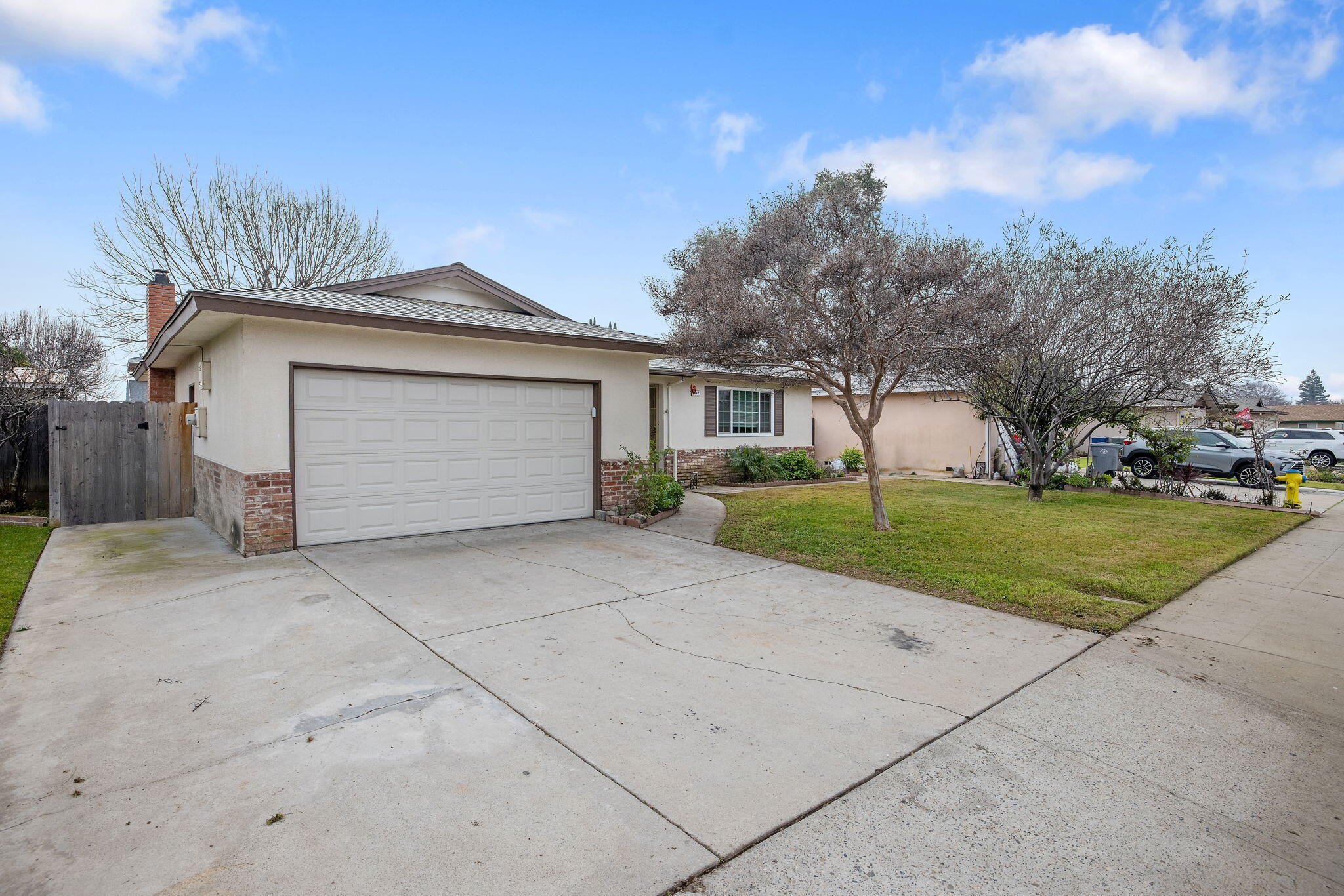 692 W Gettysburg Ave, Clovis, CA 93612