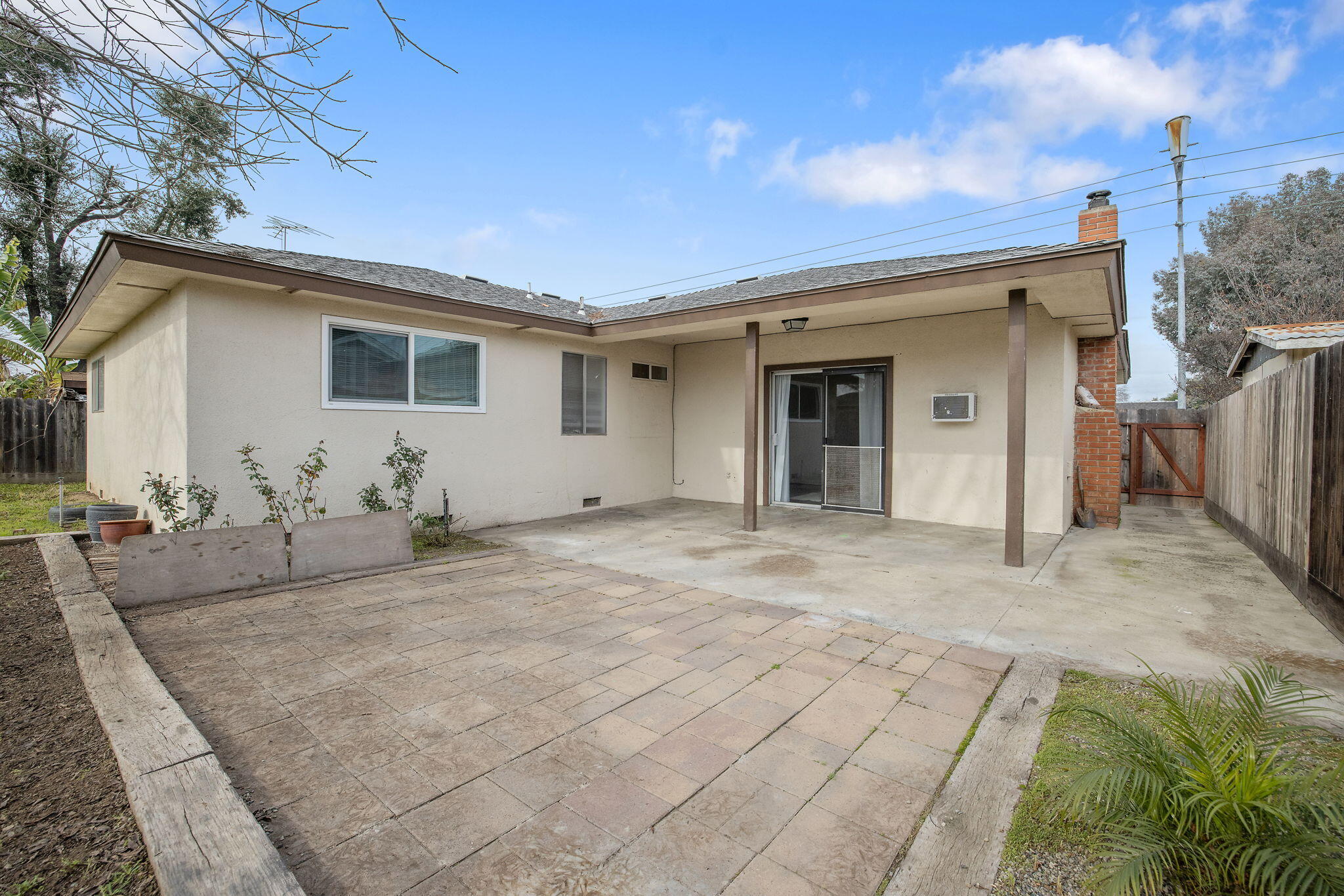 692 W Gettysburg Ave, Clovis, CA 93612